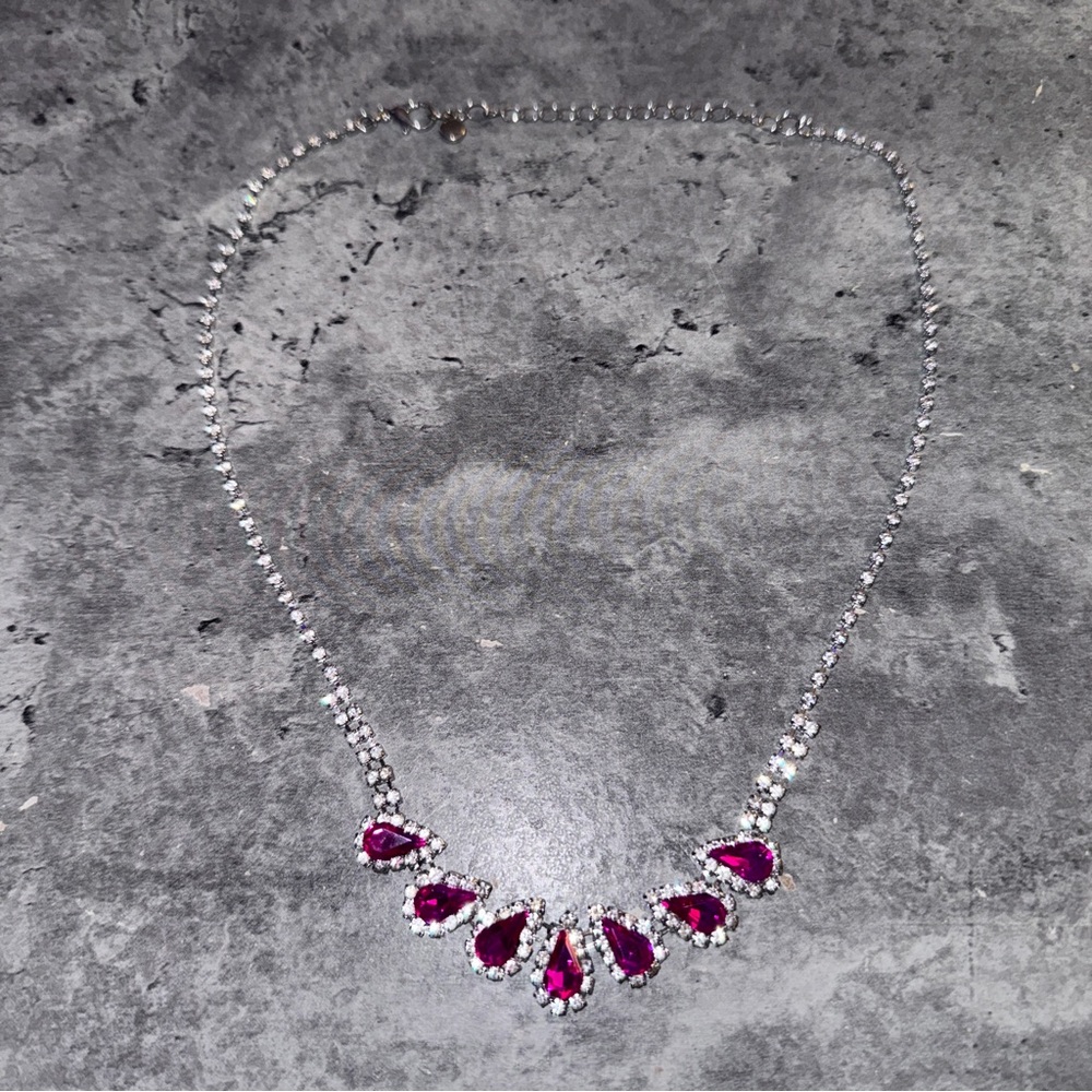 Windsor Silver/Pink Elegant Necklace 19 Inches